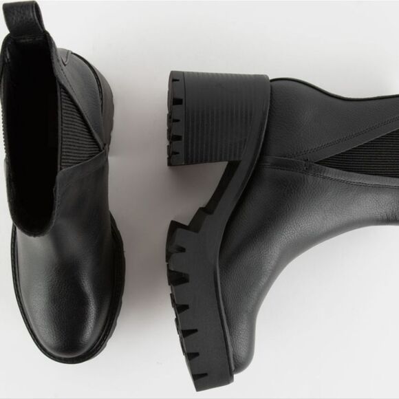 True Religion Slip-On Logo Ankle Lug Boots - Picture 2 of 6